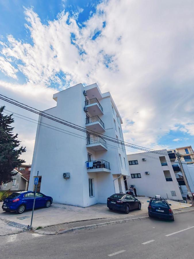 Mialex Apartments Dobra Voda Exterior foto